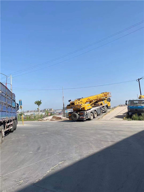 神木市25吨吊车的租赁价格大概是多少？