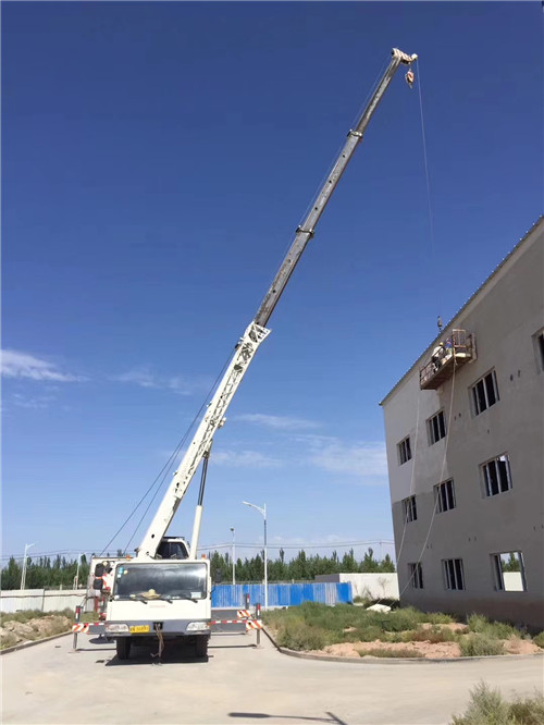 神木市“轻装强干”—— 吊车的 “轻量化臂架” 技术